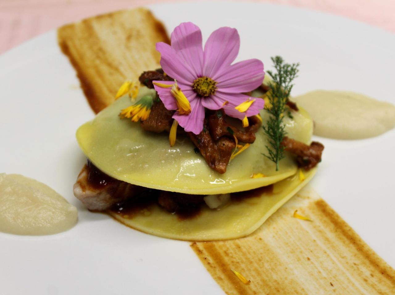 Hotel Restaurant Logis La Palette Wettolsheim Exteriör bild